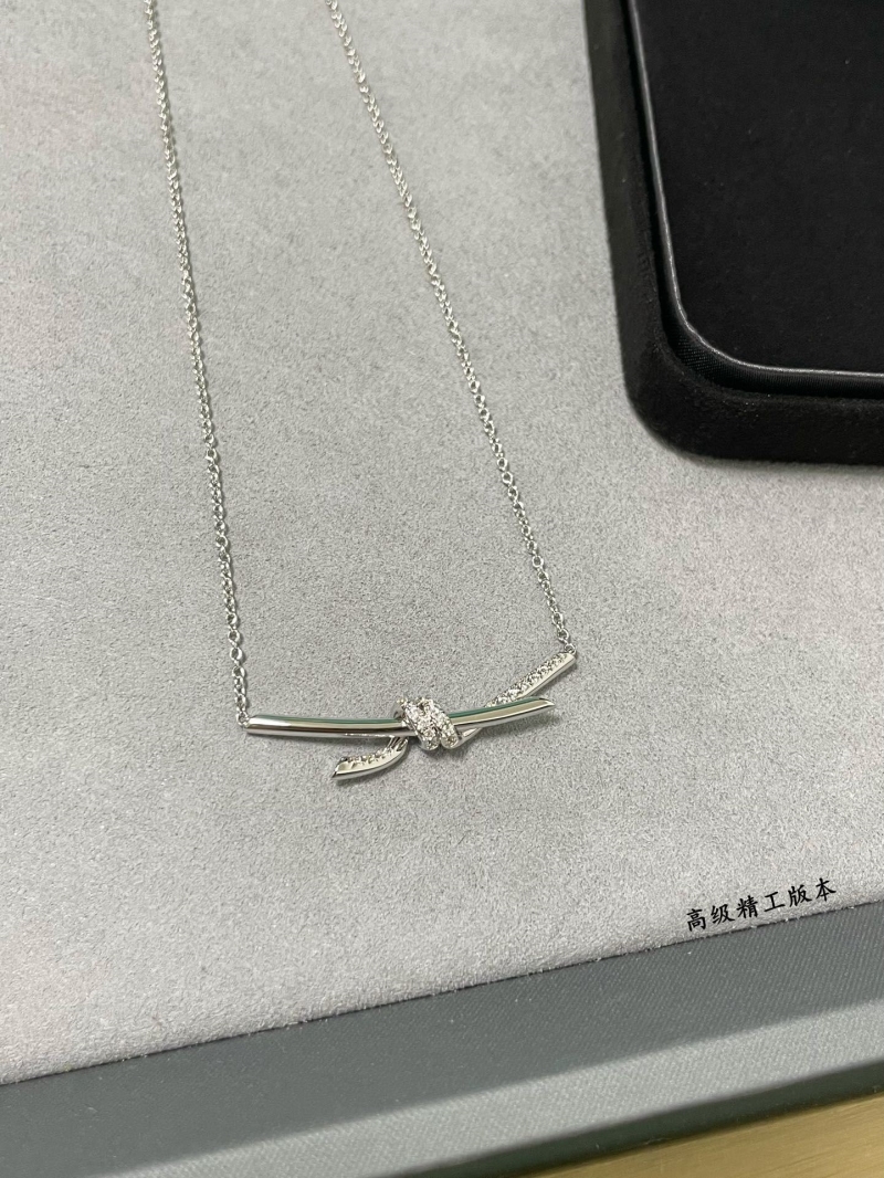 T*f*ny necklaces
